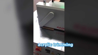 এক্রাইলিক ট্রিমিং